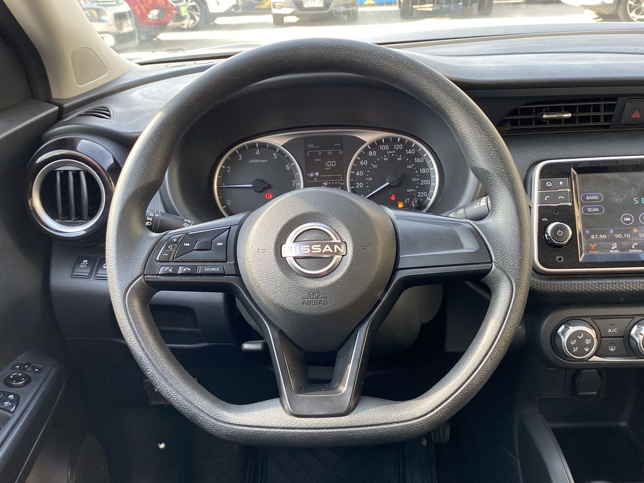 NISSAN - 26