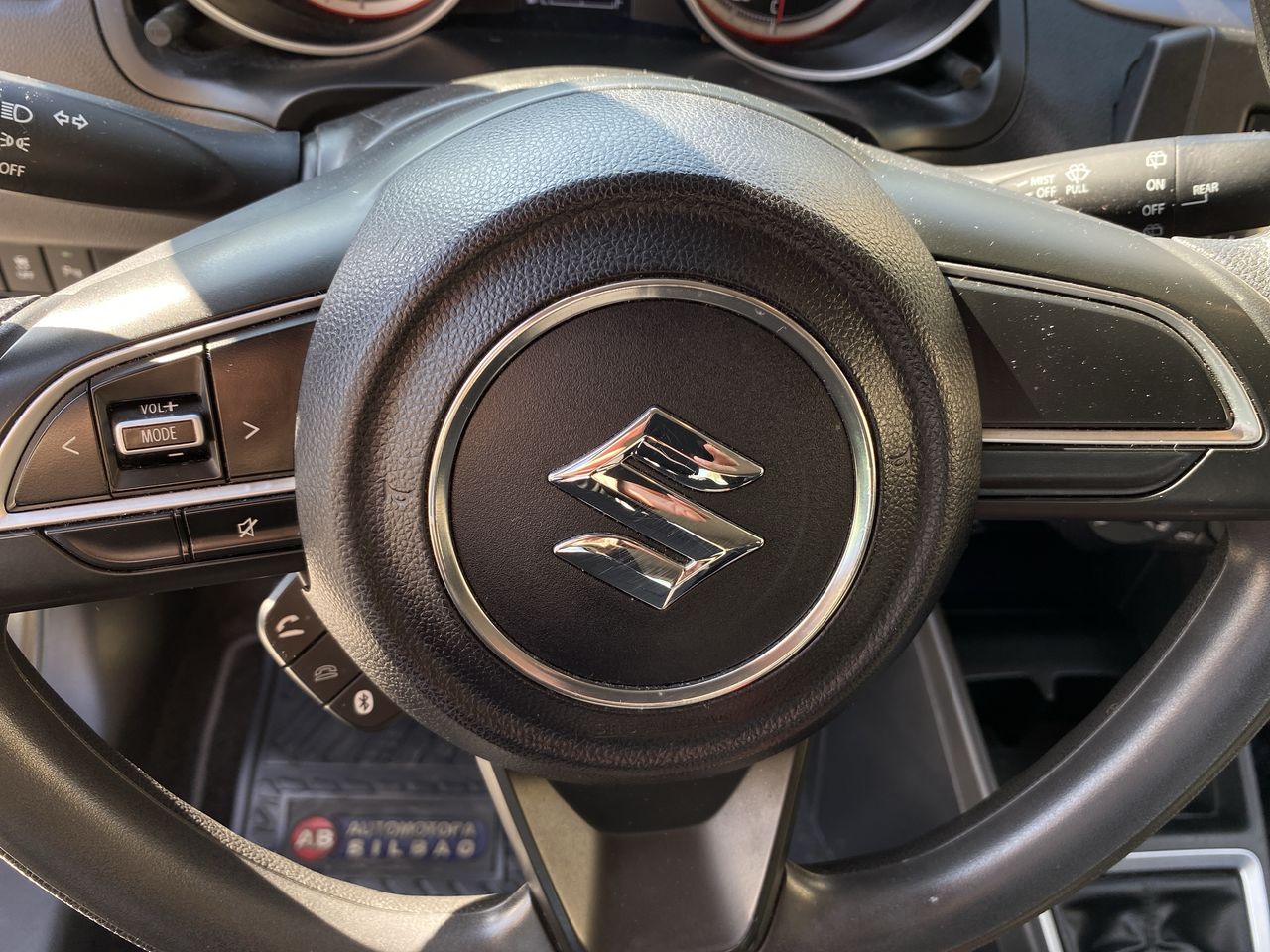 SUZUKI - 26