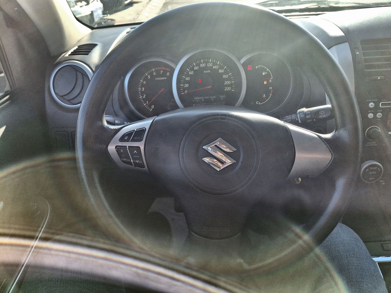 SUZUKI - 23