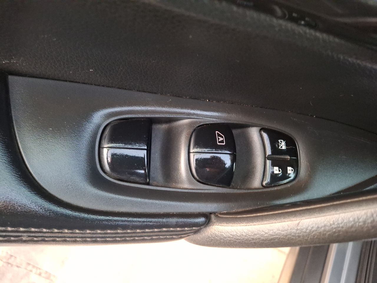 NISSAN - 21