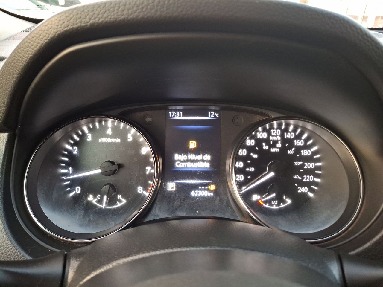 NISSAN - 24