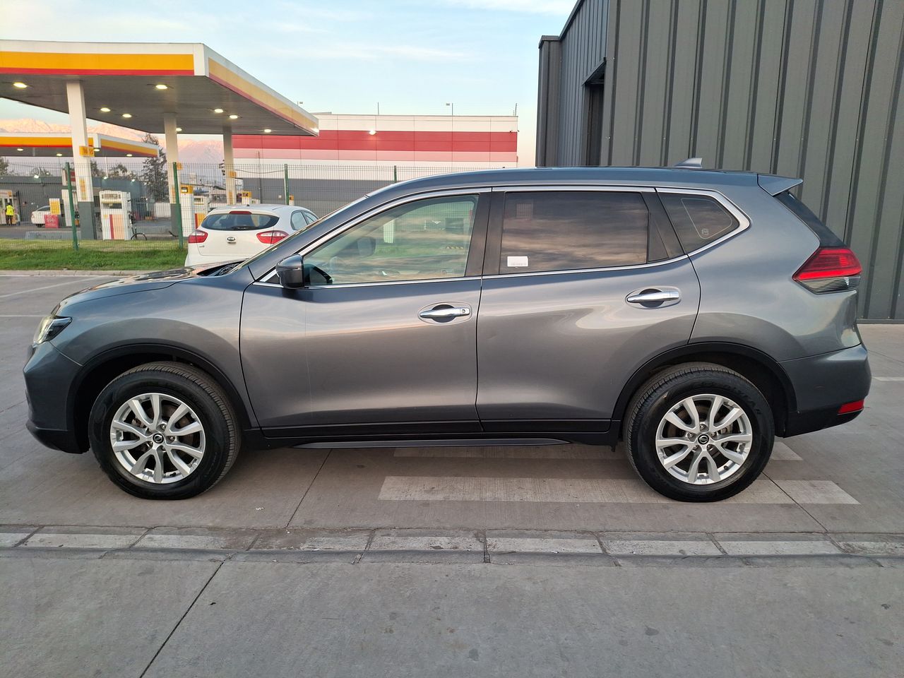 NISSAN - 4
