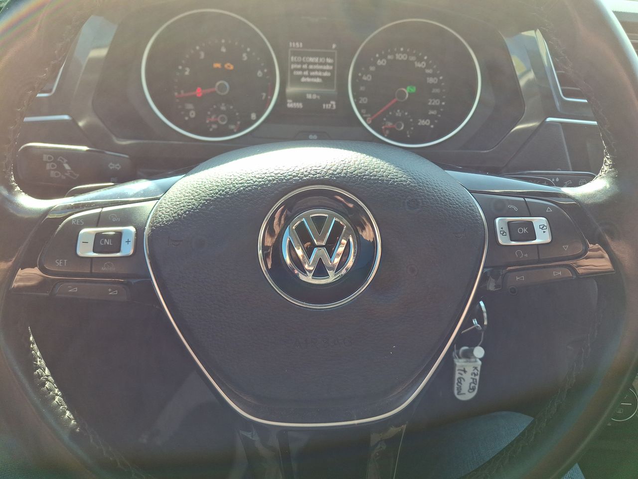 VOLKSWAGEN - 24
