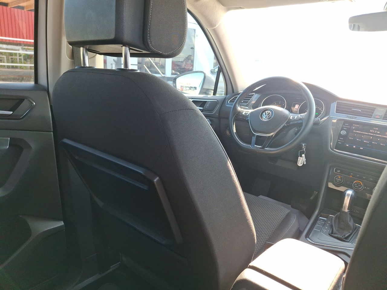 VOLKSWAGEN - 16