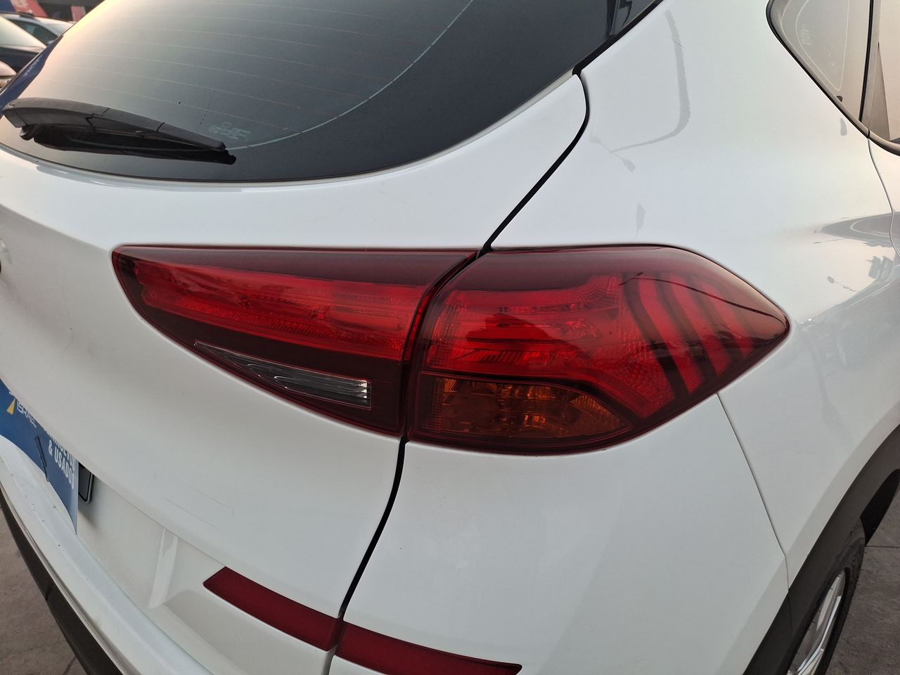 HYUNDAI - 20