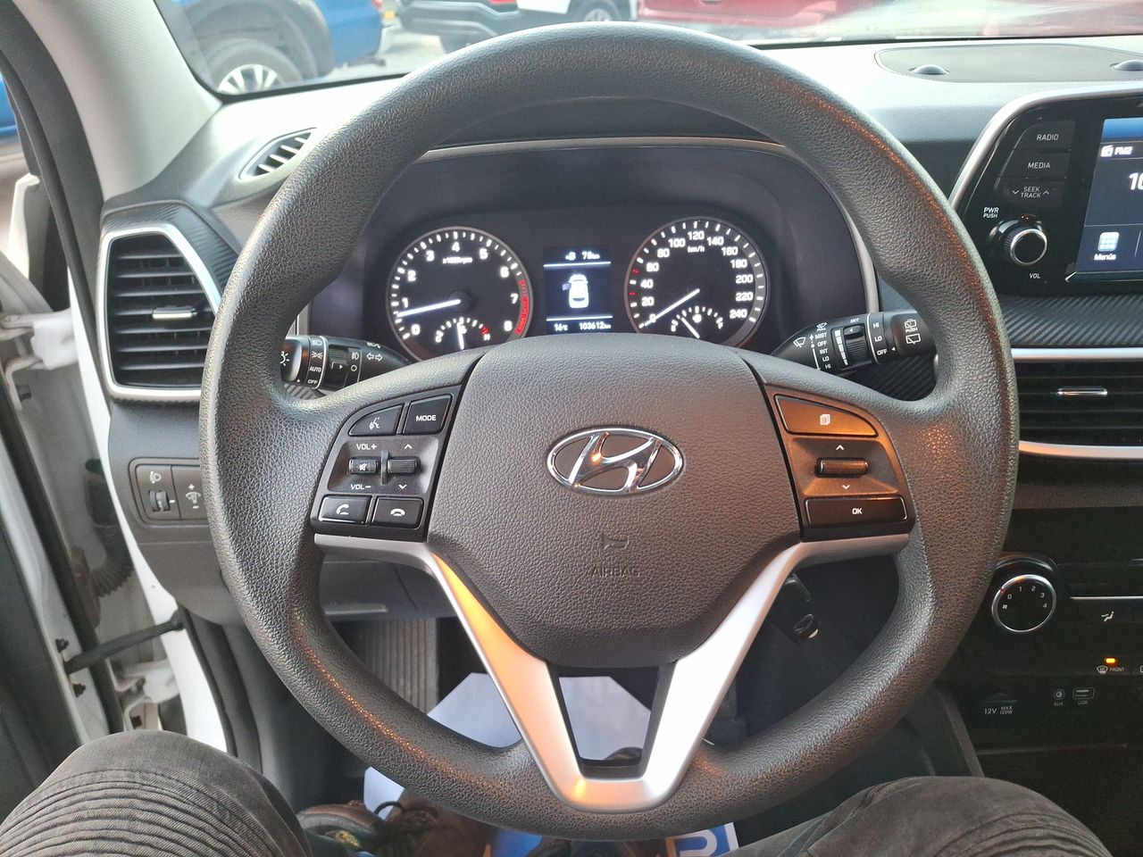 HYUNDAI - 23