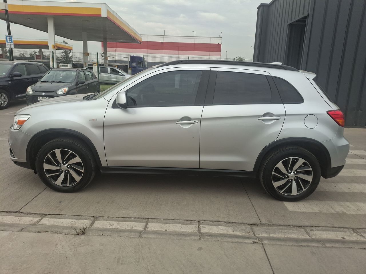 MITSUBISHI - 4
