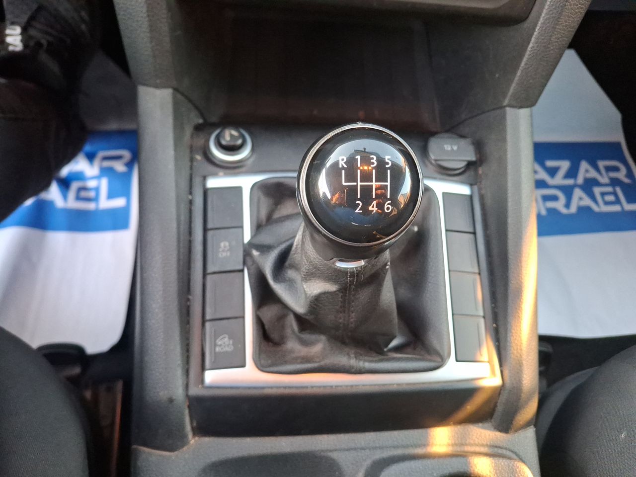VOLKSWAGEN - 28