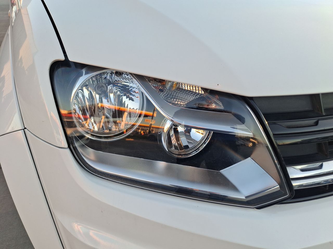 VOLKSWAGEN - 18