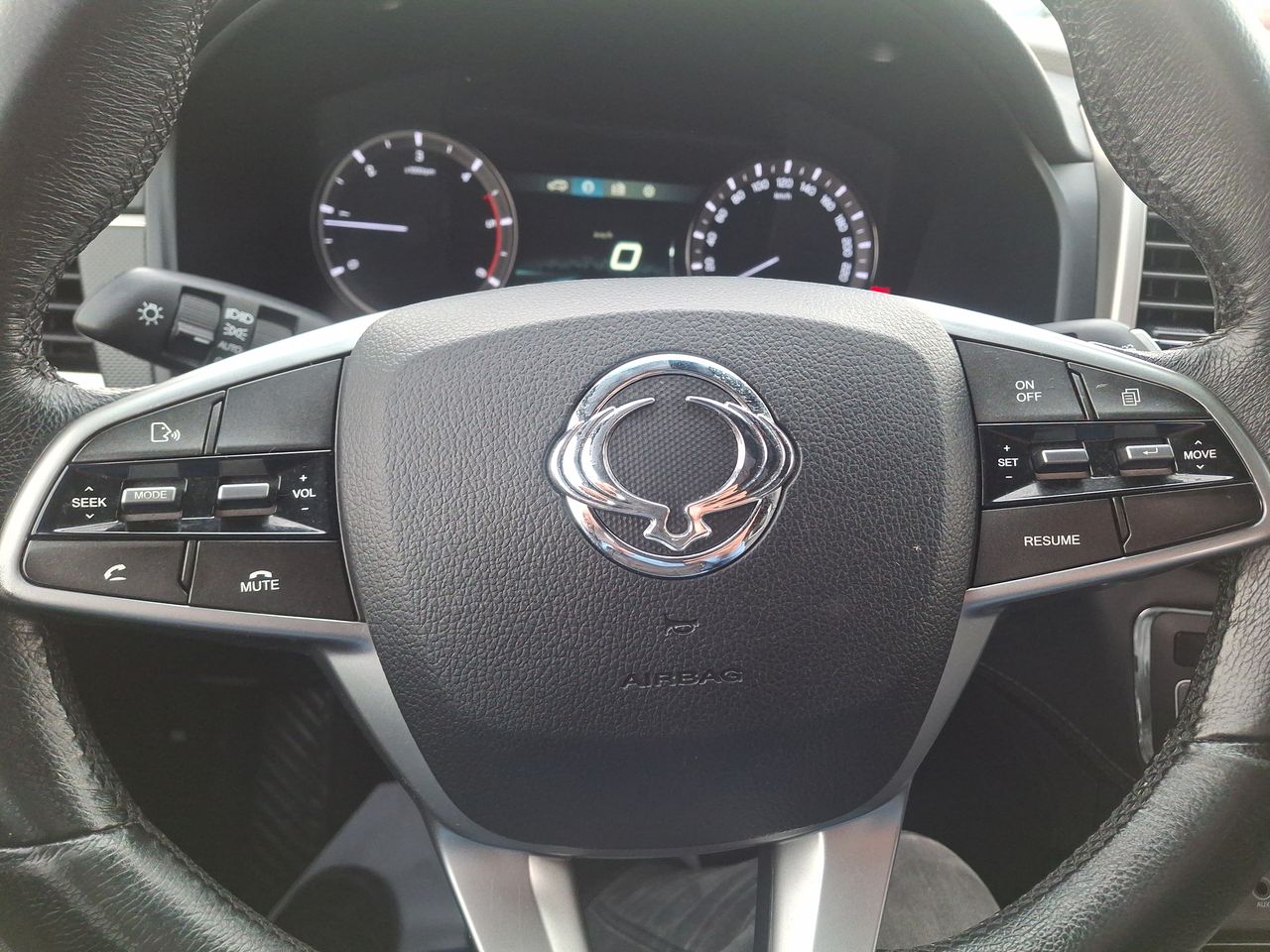 SSANGYONG - 24