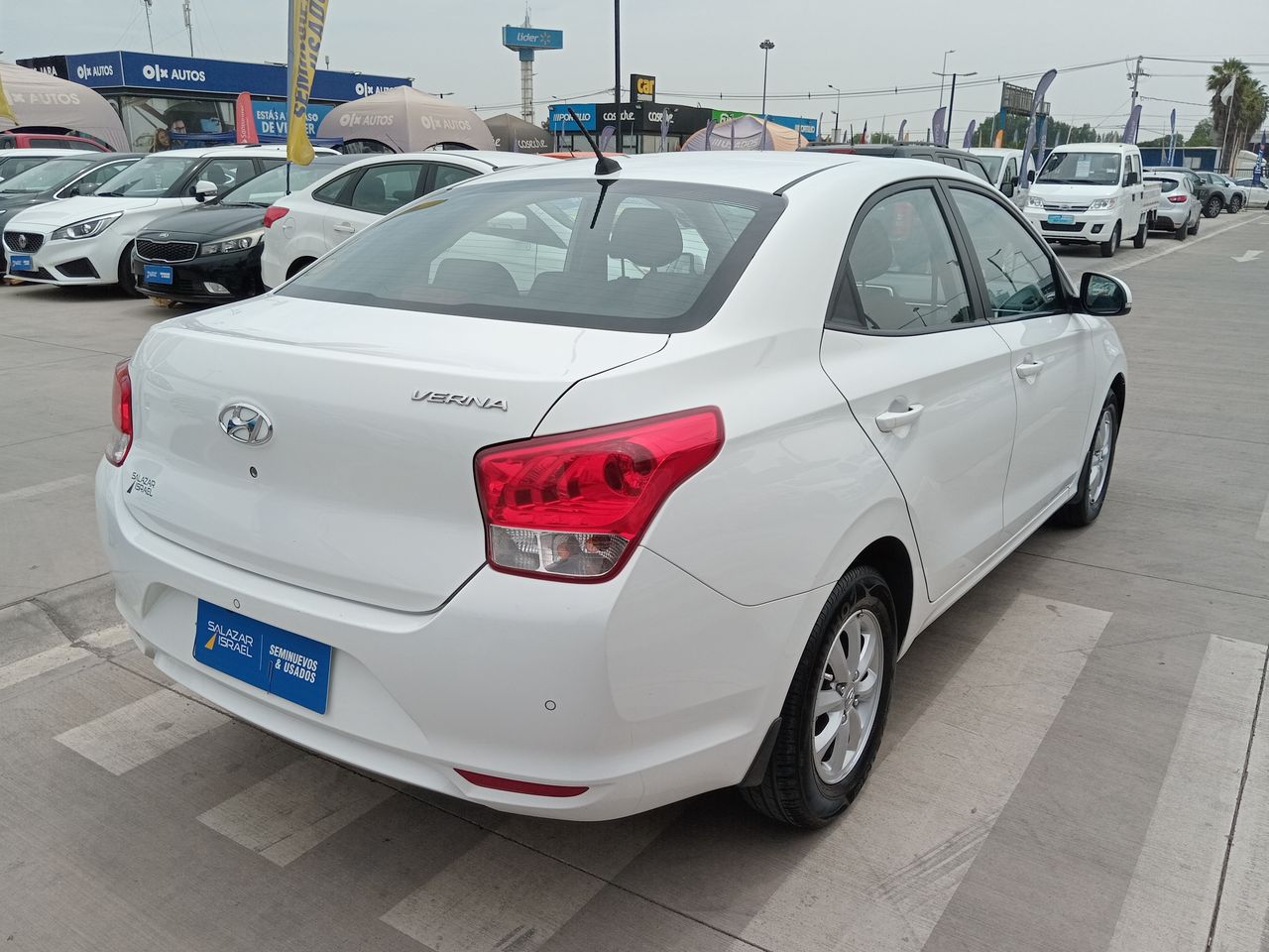 HYUNDAI - 4