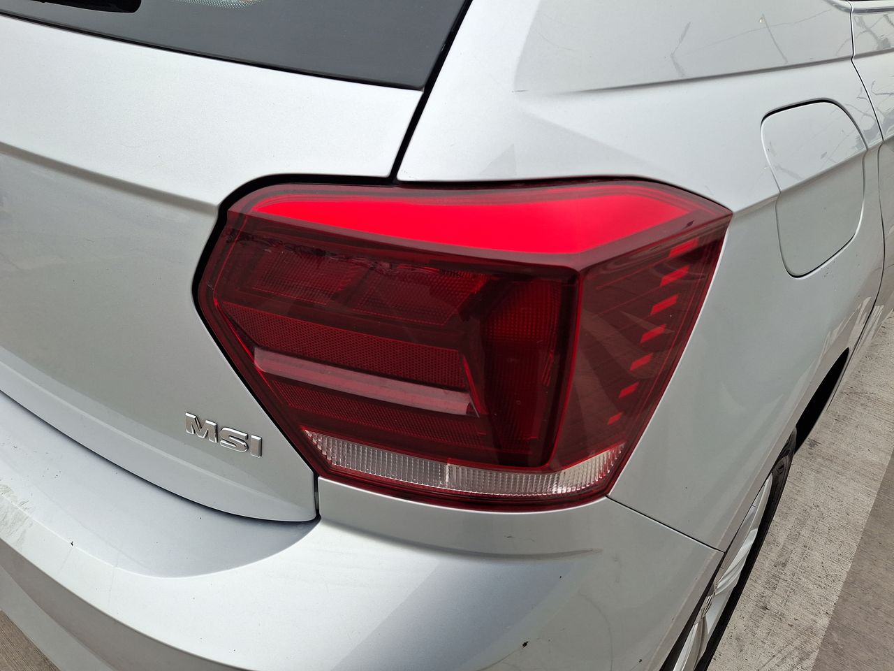 VOLKSWAGEN - 20