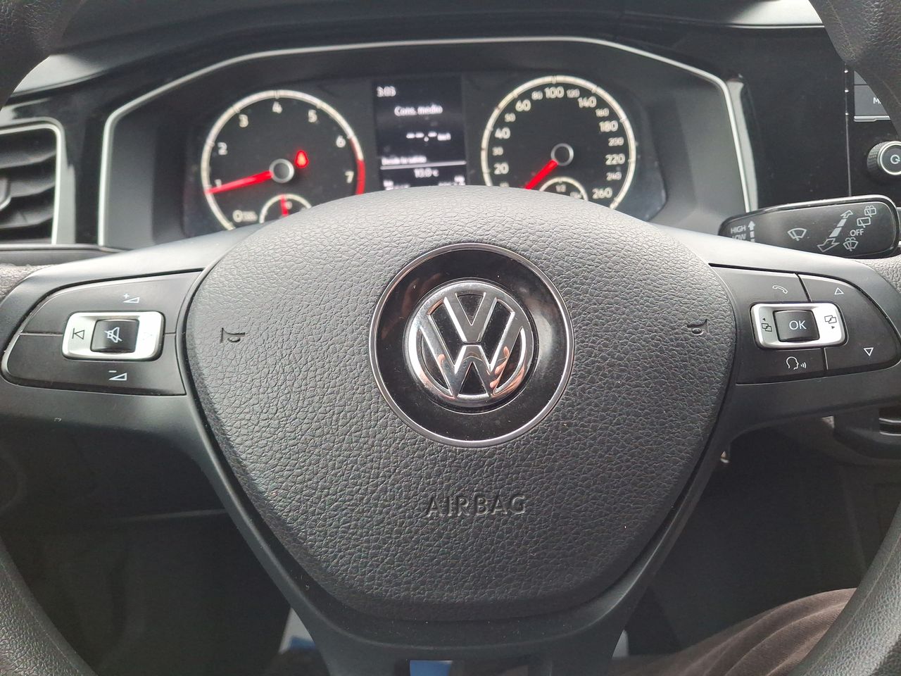 VOLKSWAGEN - 24