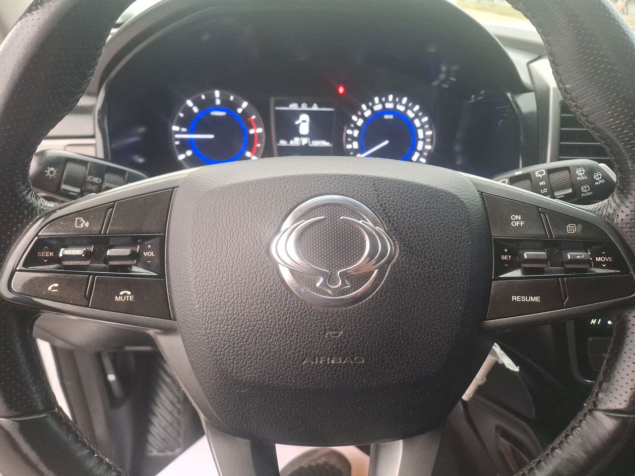 SSANGYONG - 24
