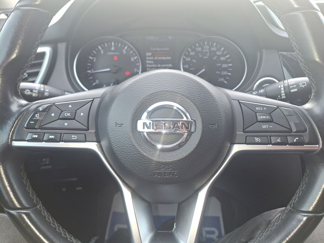 NISSAN - 24