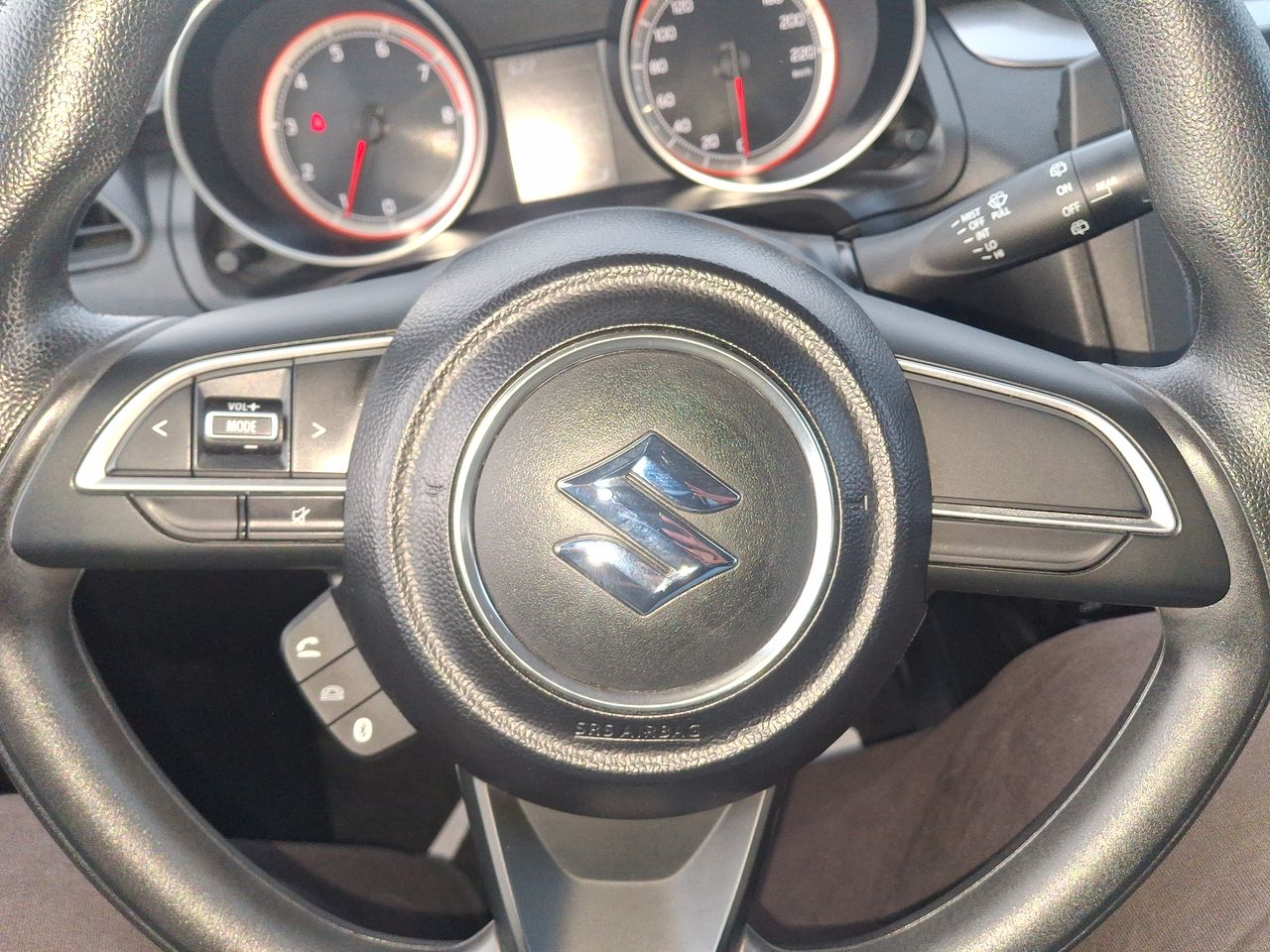 SUZUKI - 23