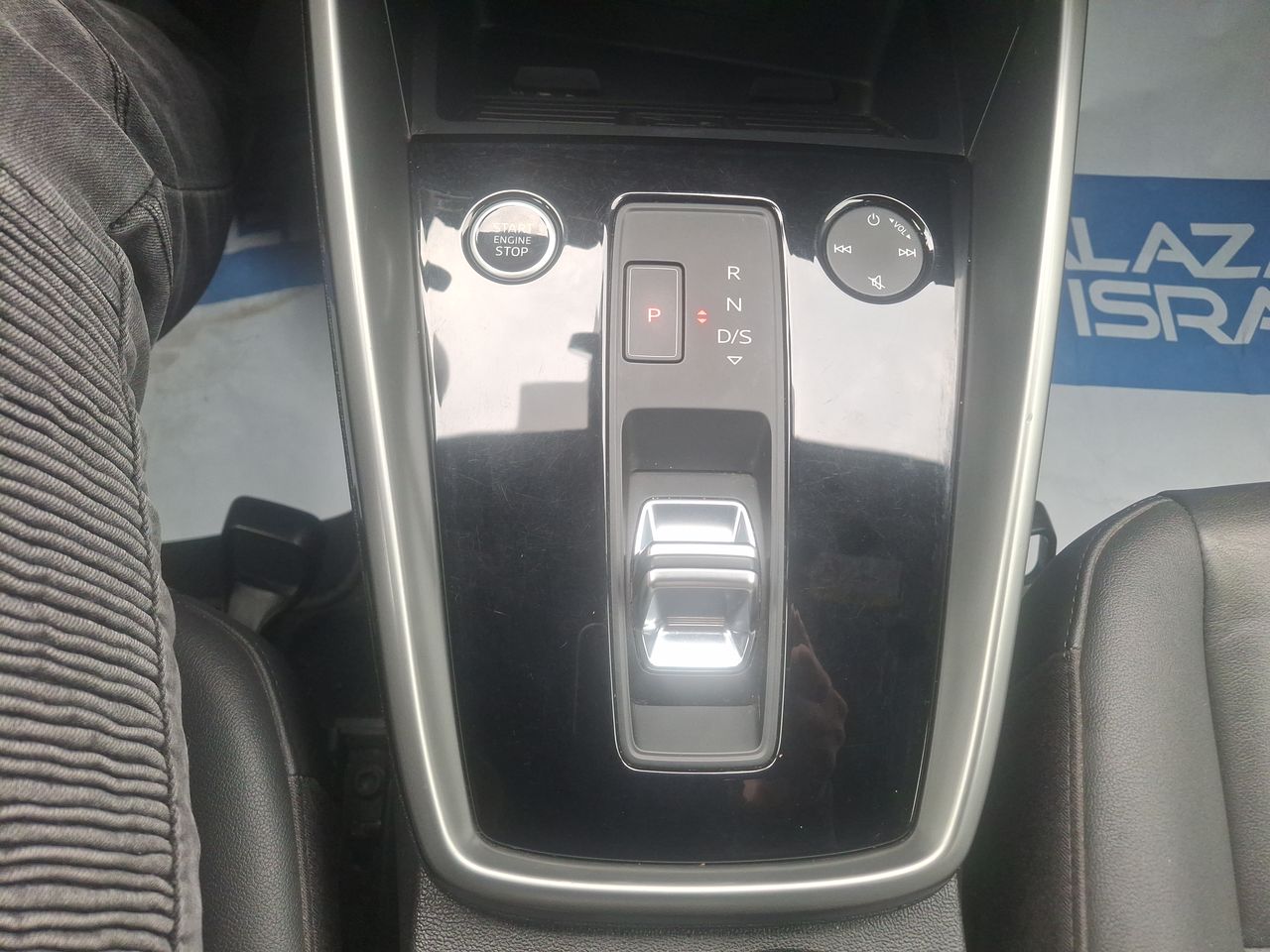 AUDI - 28