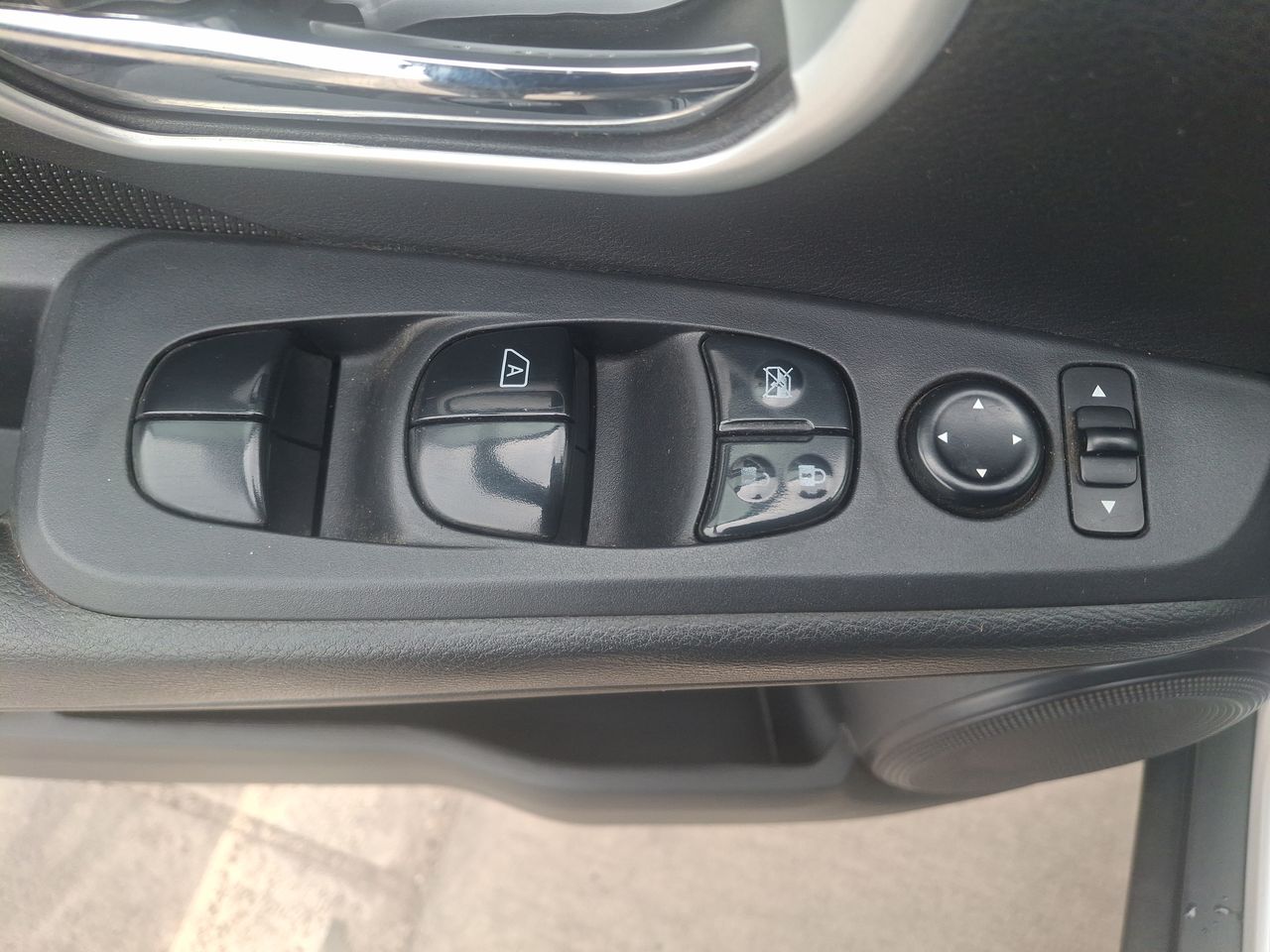 NISSAN - 22