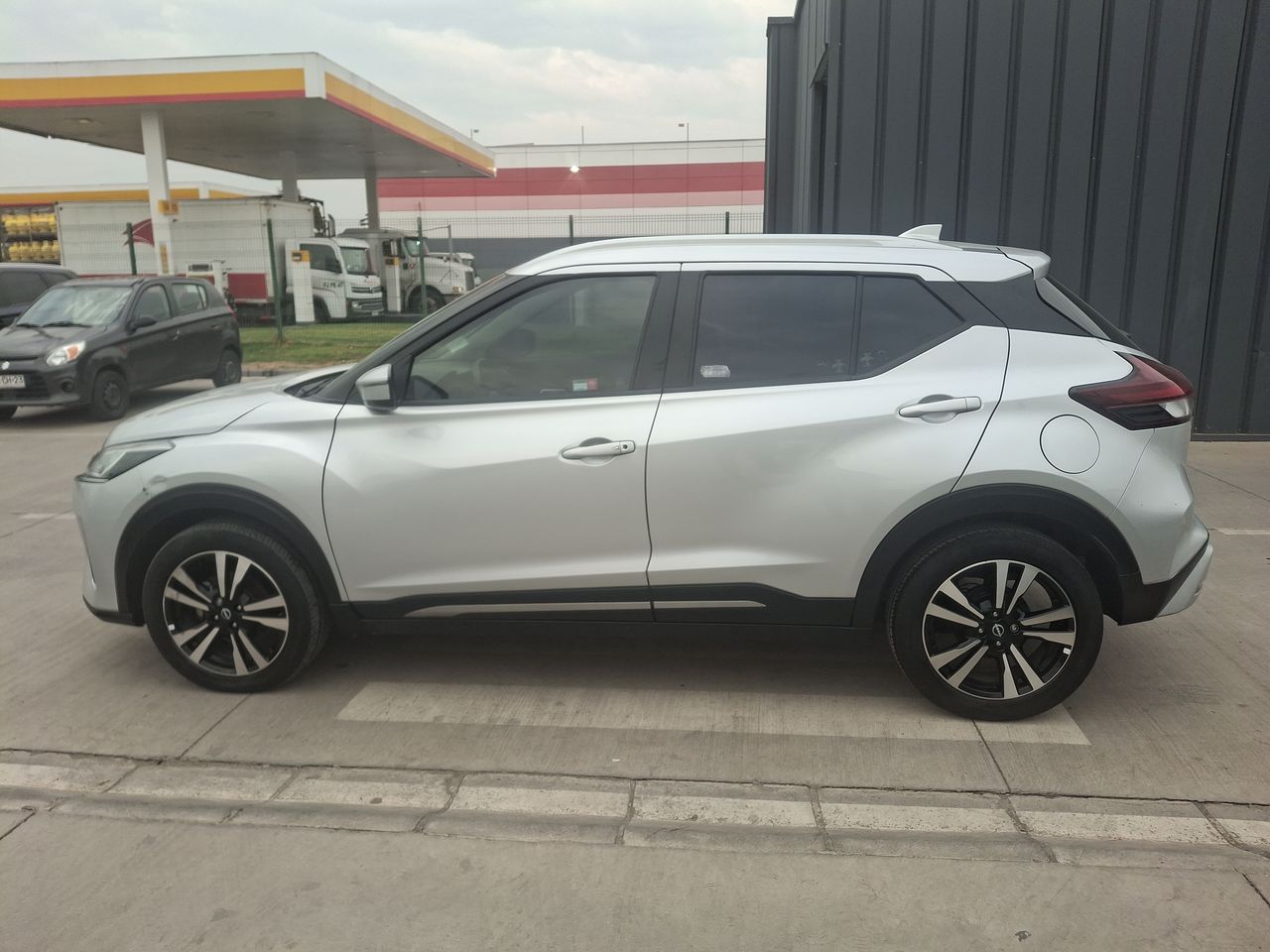 NISSAN - 4