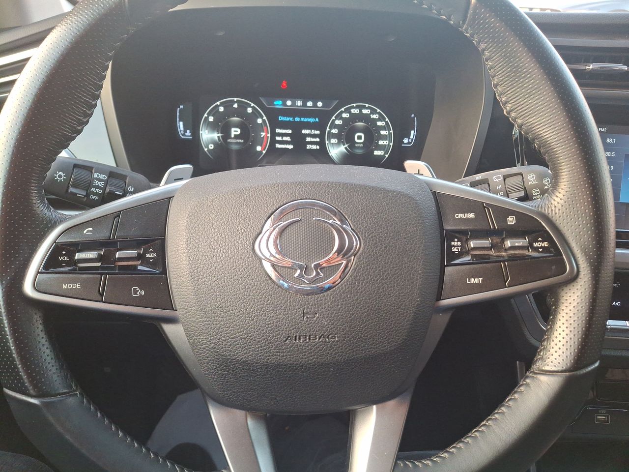 SSANGYONG - 24