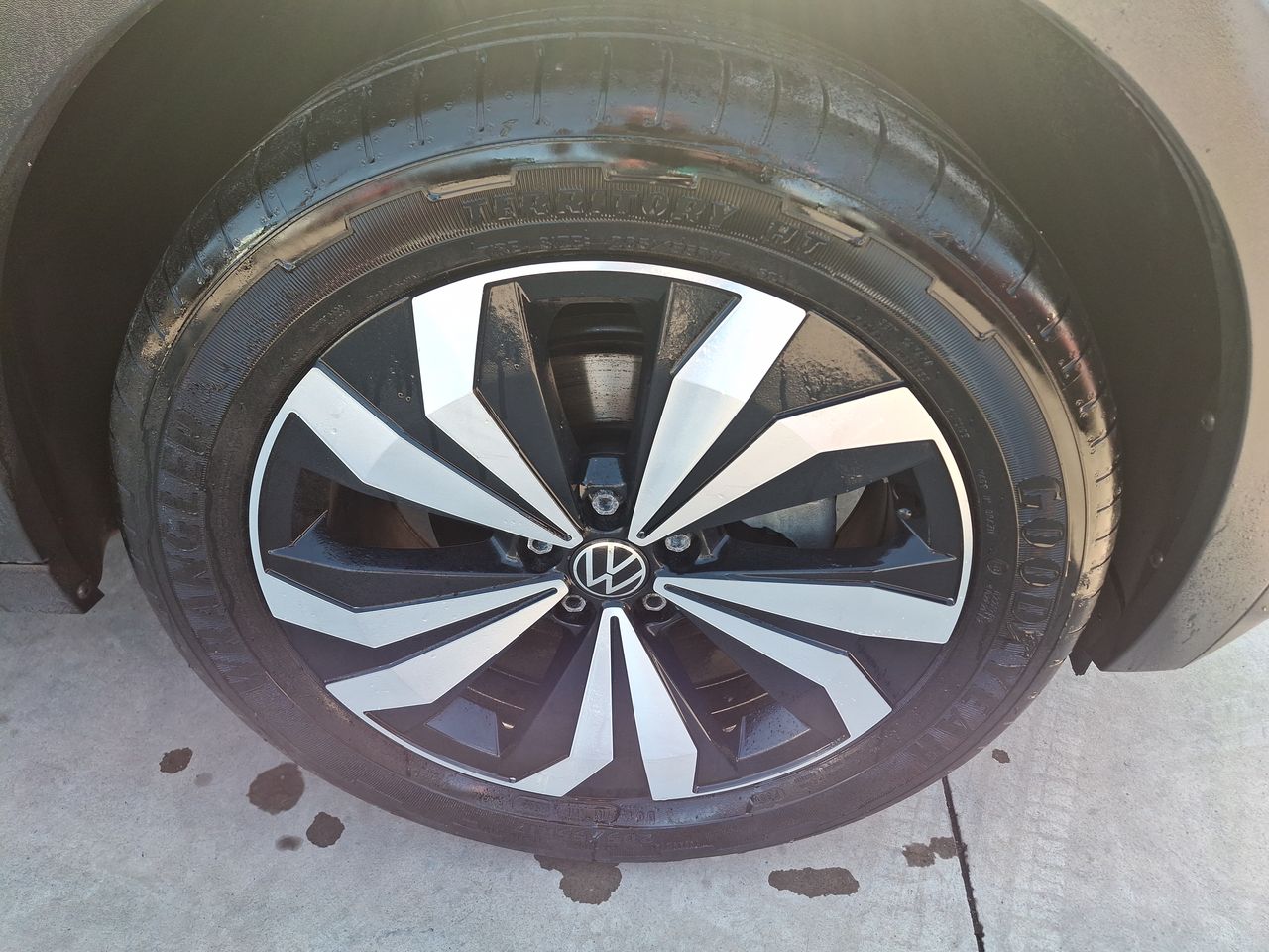 VOLKSWAGEN - 17
