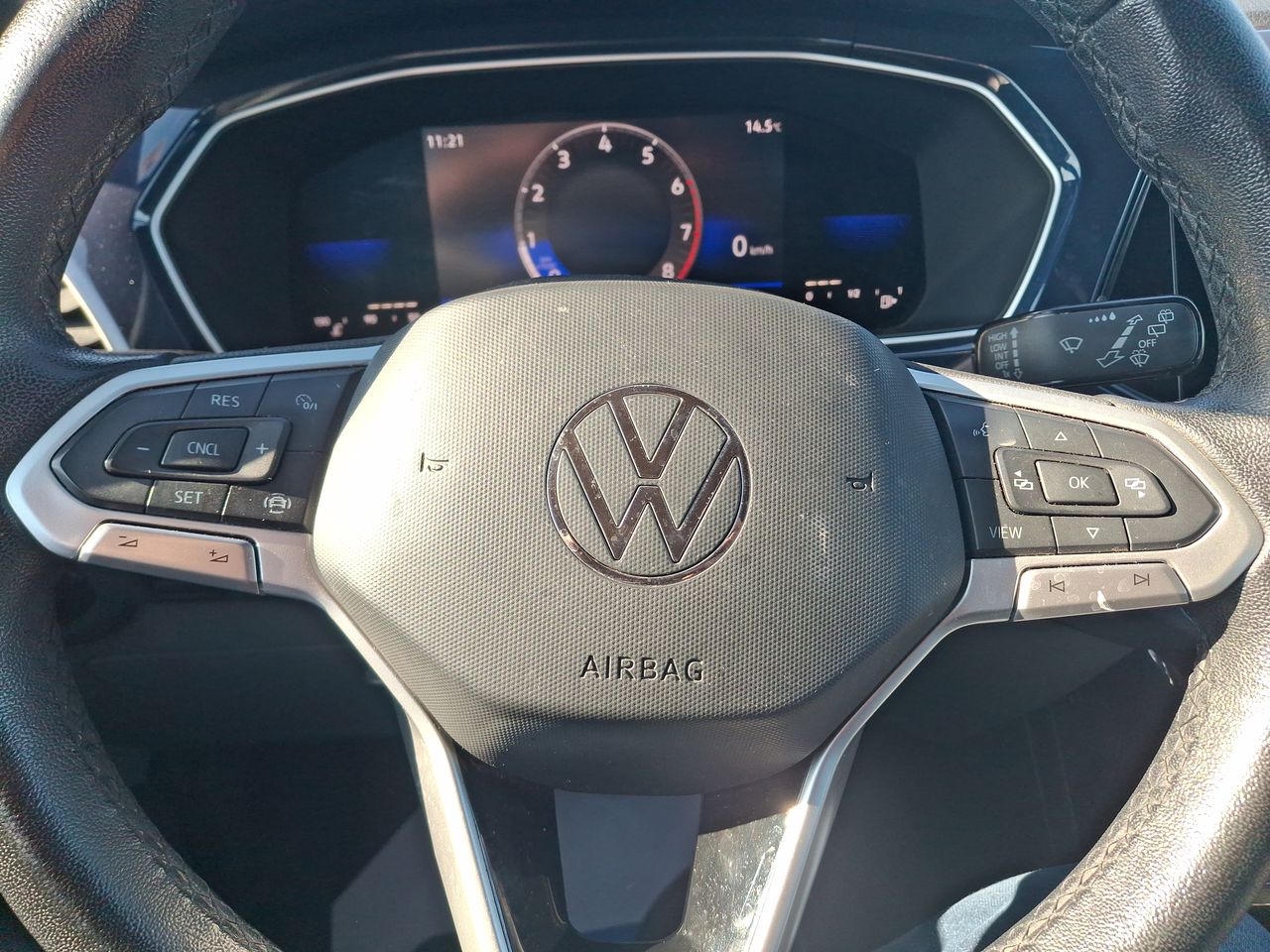 VOLKSWAGEN - 24