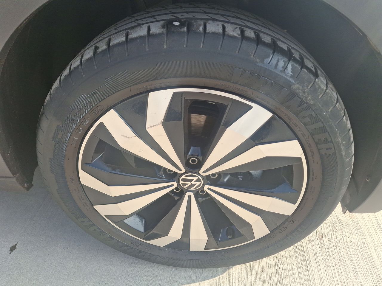 VOLKSWAGEN - 17
