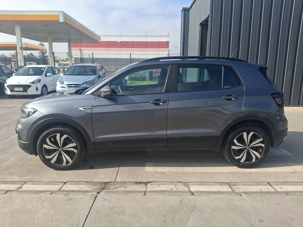 VOLKSWAGEN - 4