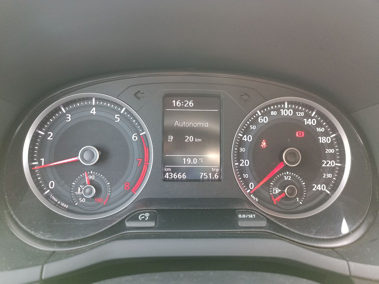 VOLKSWAGEN - 28
