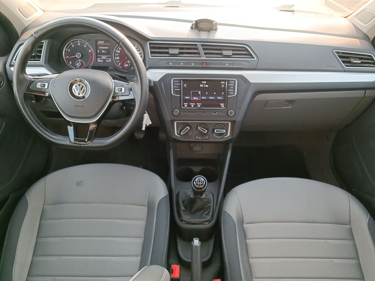 VOLKSWAGEN - 32
