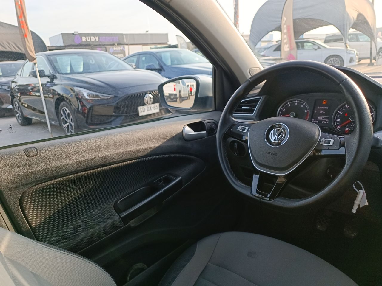 VOLKSWAGEN - 16