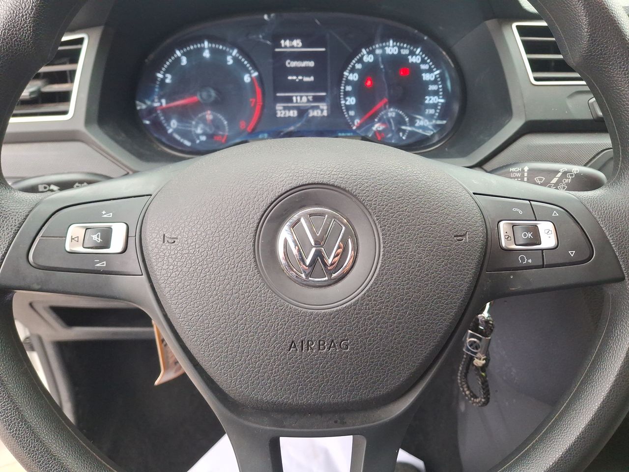 VOLKSWAGEN - 23