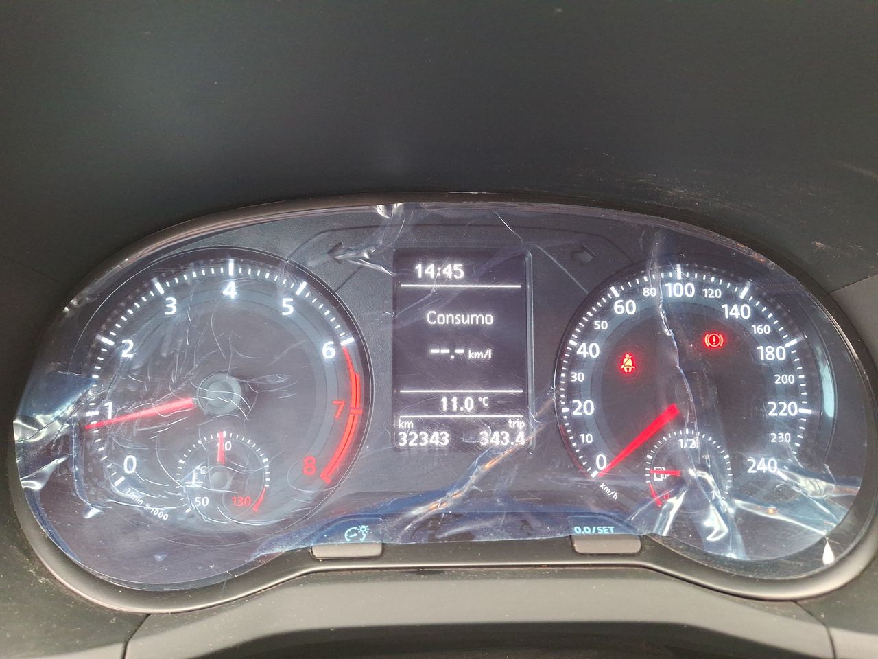 VOLKSWAGEN - 24