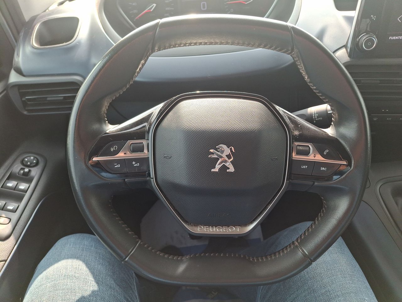 PEUGEOT - 23
