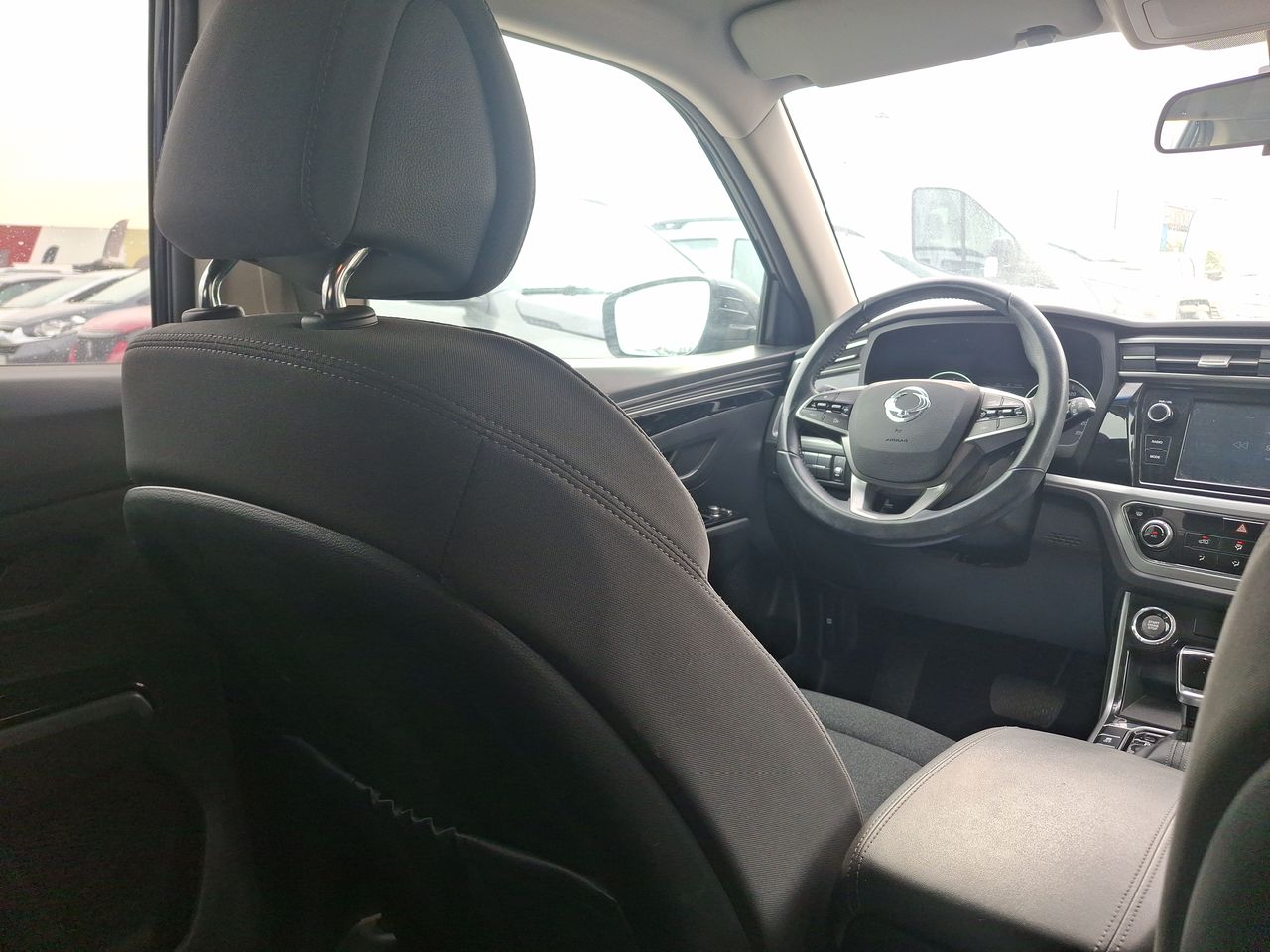 SSANGYONG - 16