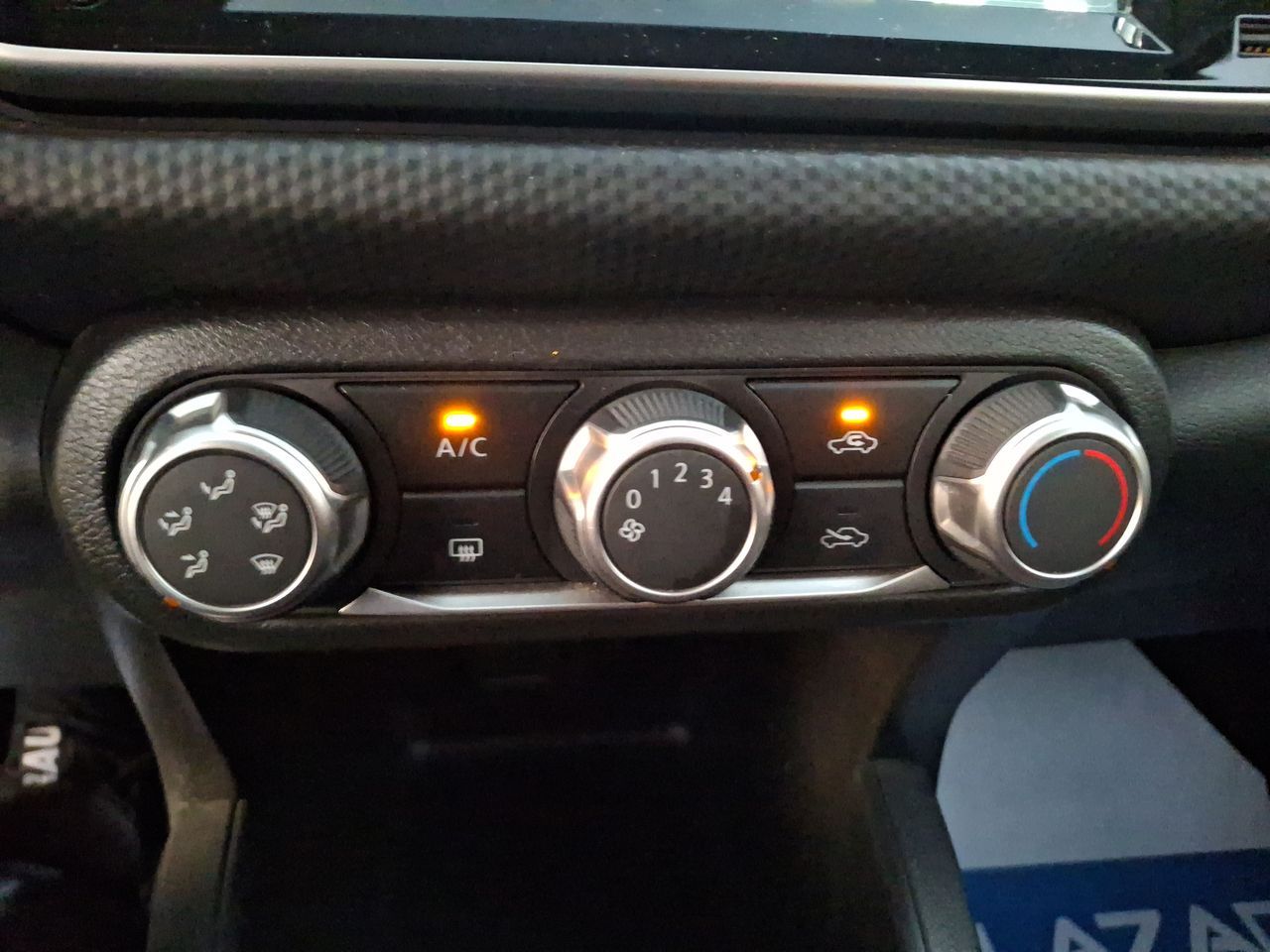 NISSAN - 26