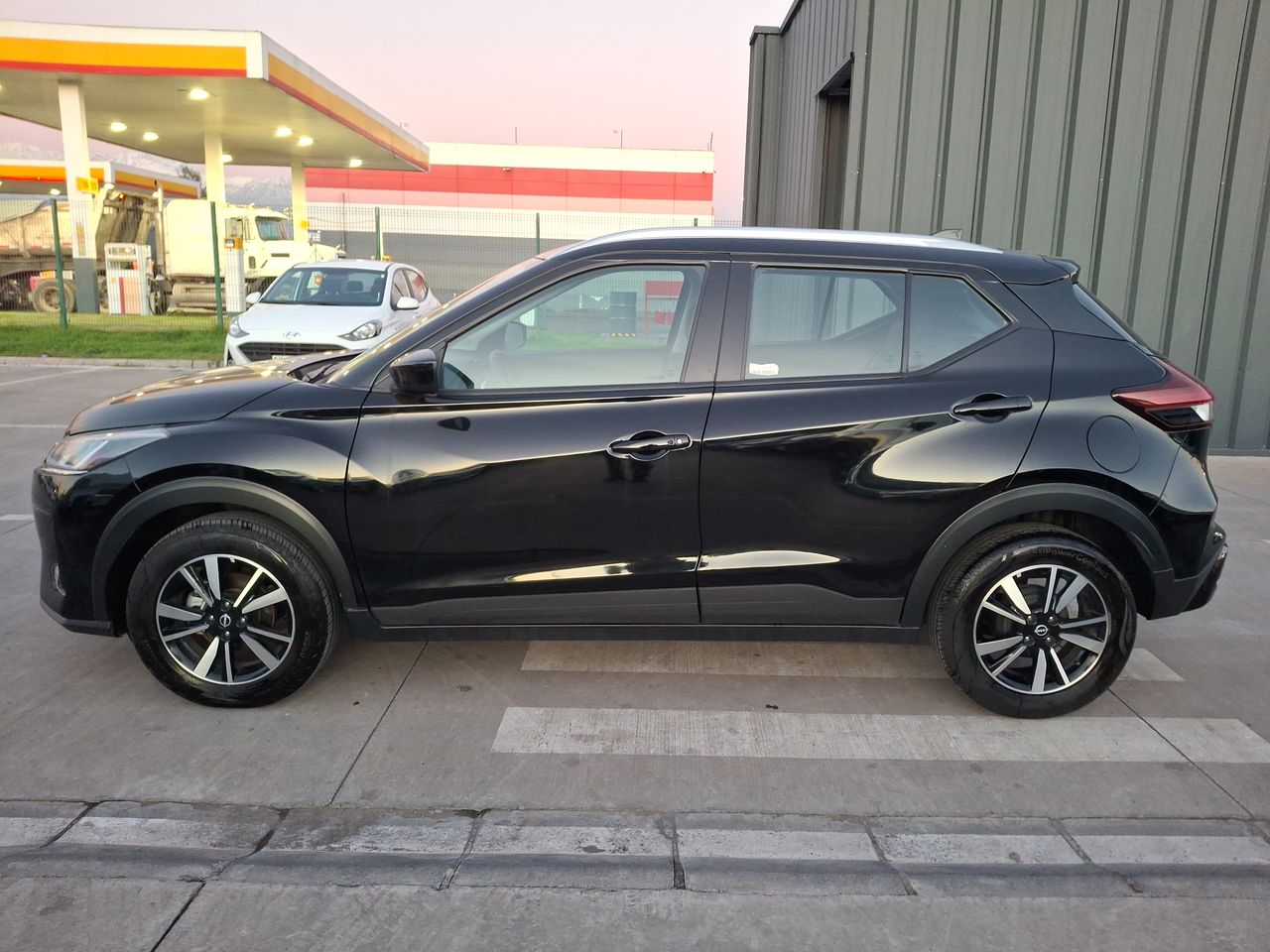 NISSAN - 4