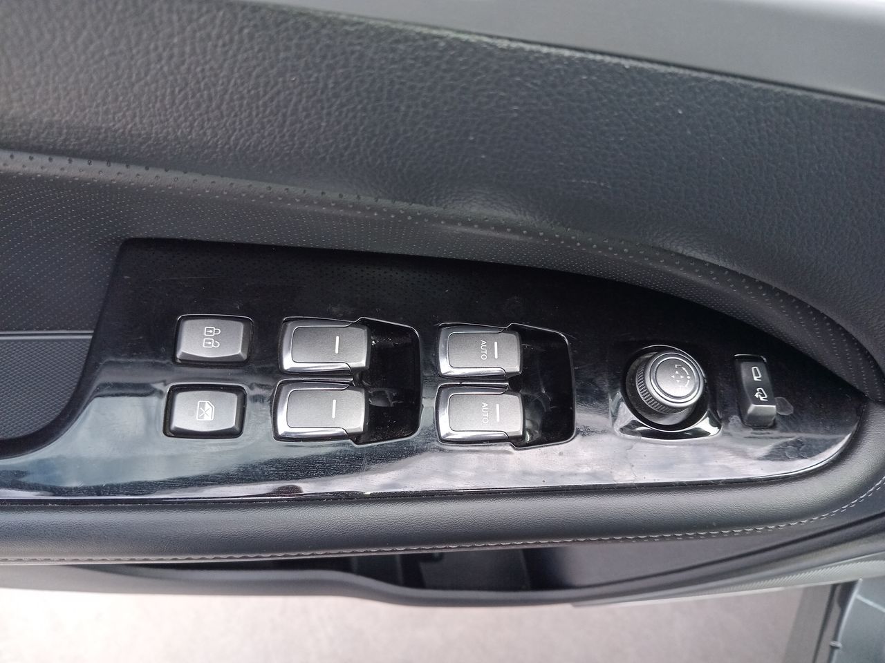 SSANGYONG - 22