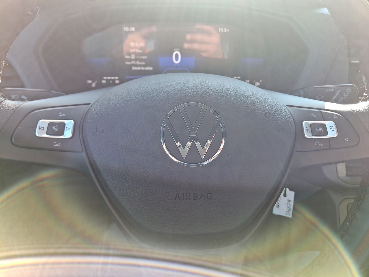 VOLKSWAGEN - 24