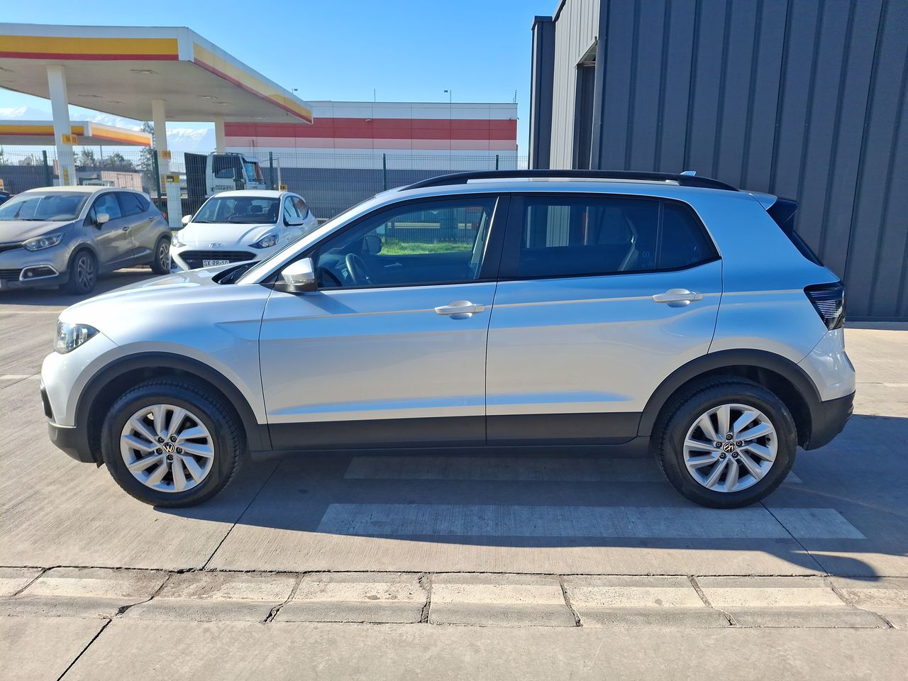 VOLKSWAGEN - 4