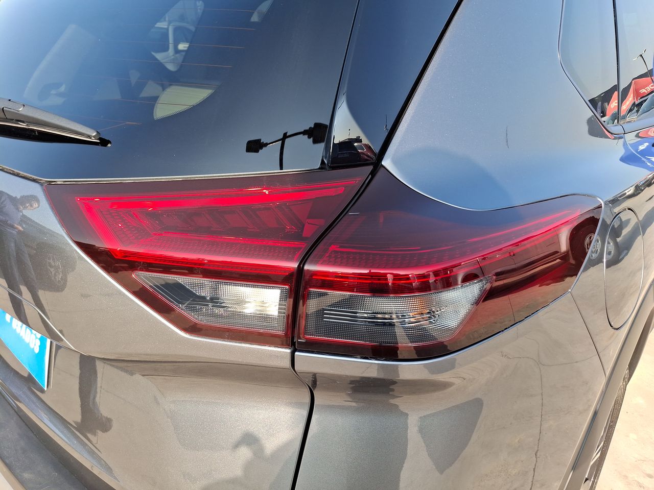 NISSAN - 20