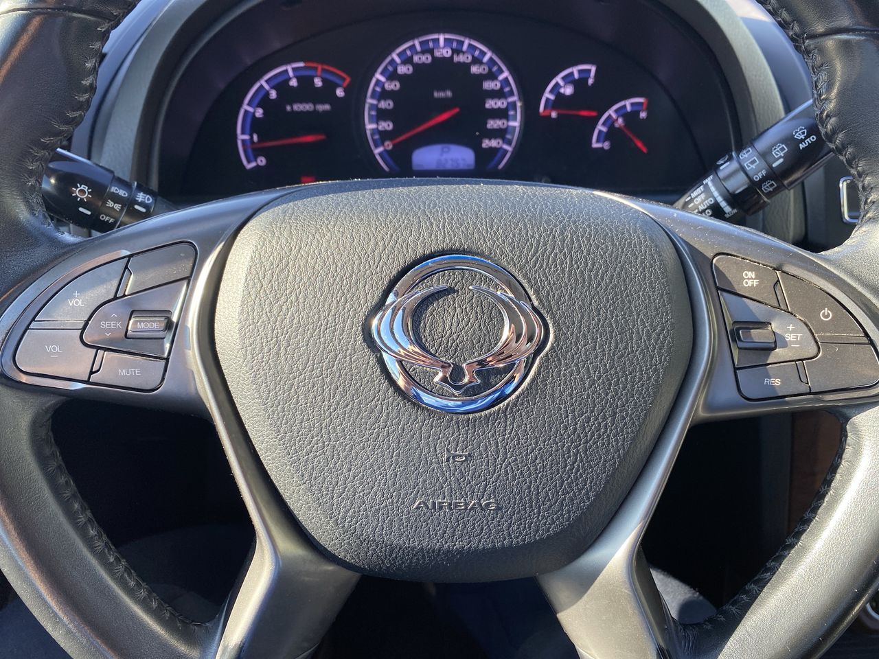 SSANGYONG - 27