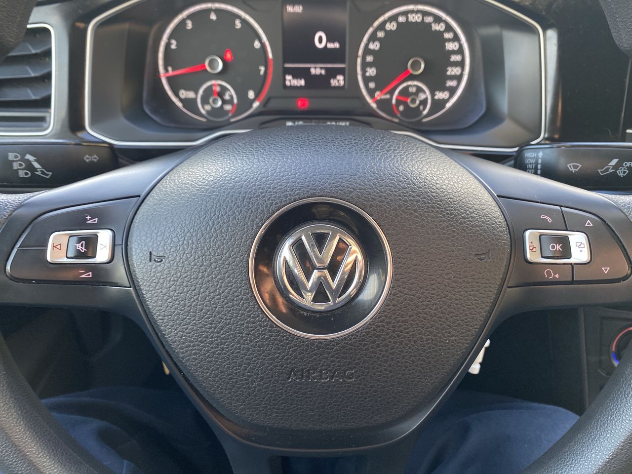 VOLKSWAGEN - 26