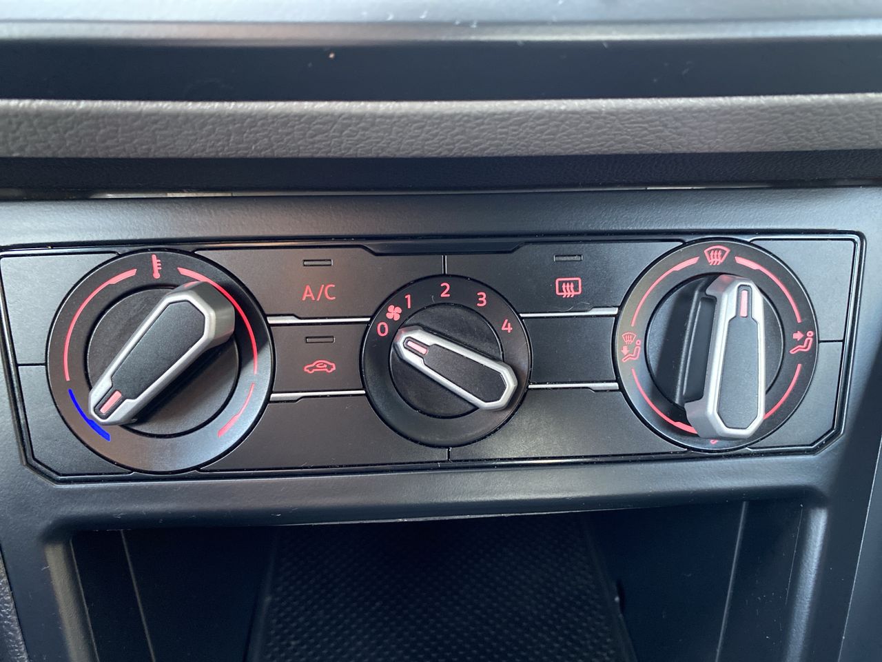 VOLKSWAGEN - 30