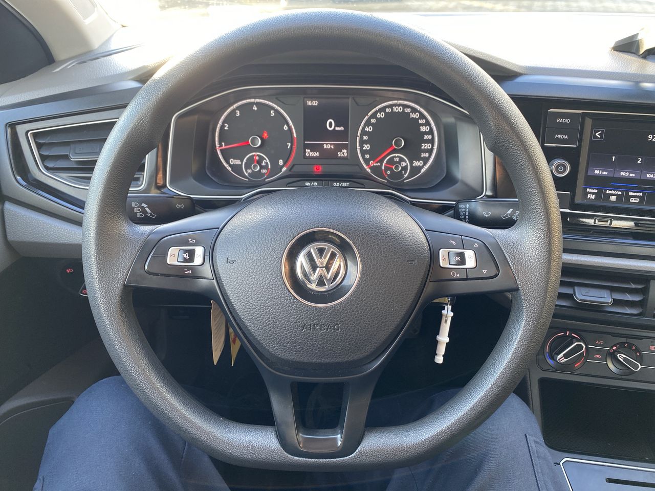 VOLKSWAGEN - 25