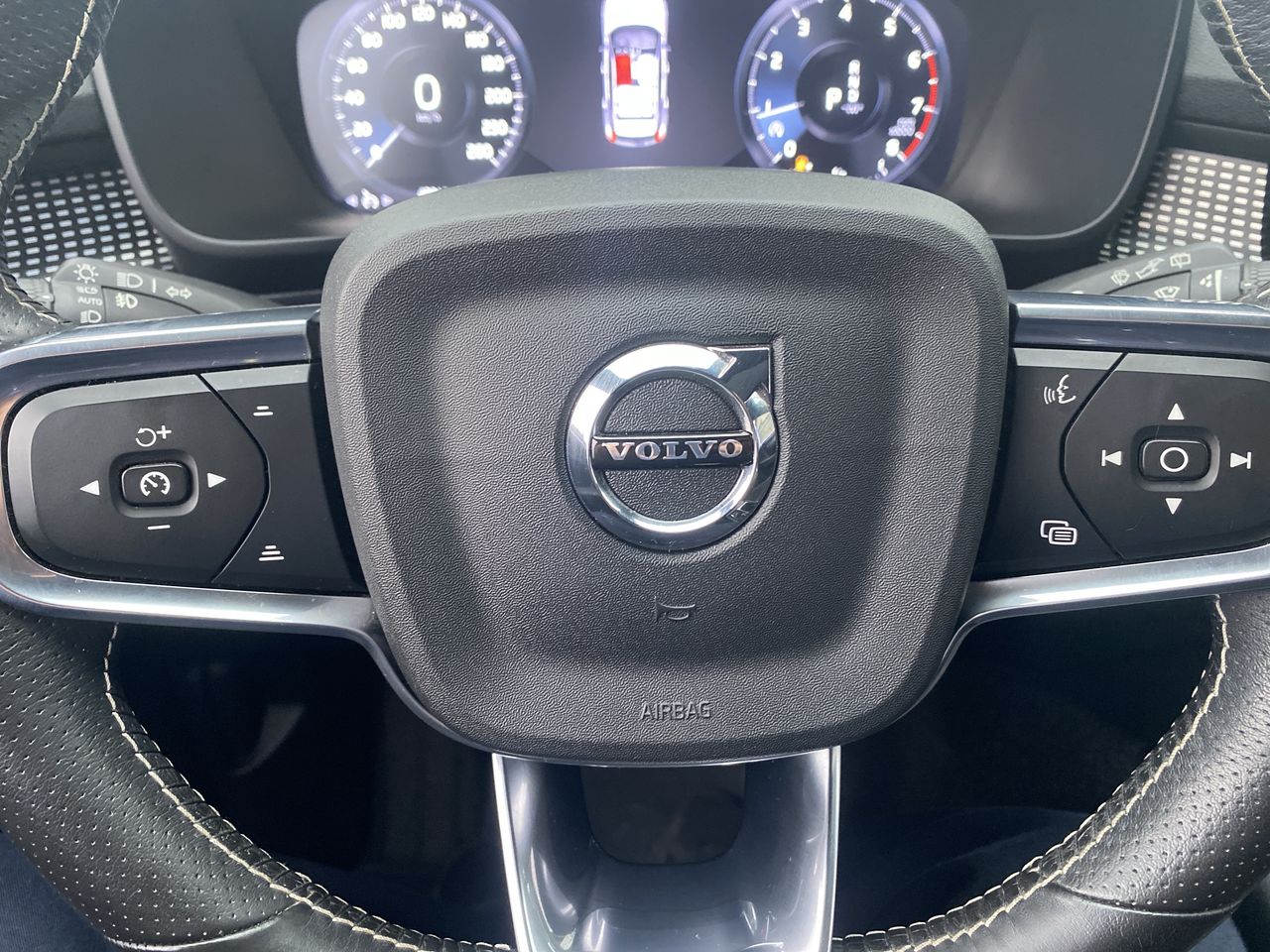 VOLVO - 27