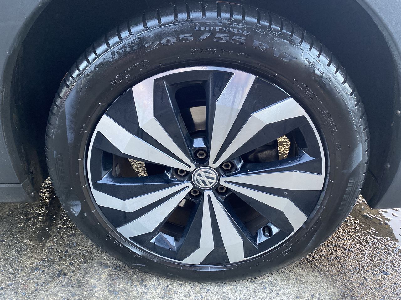 VOLKSWAGEN - 17