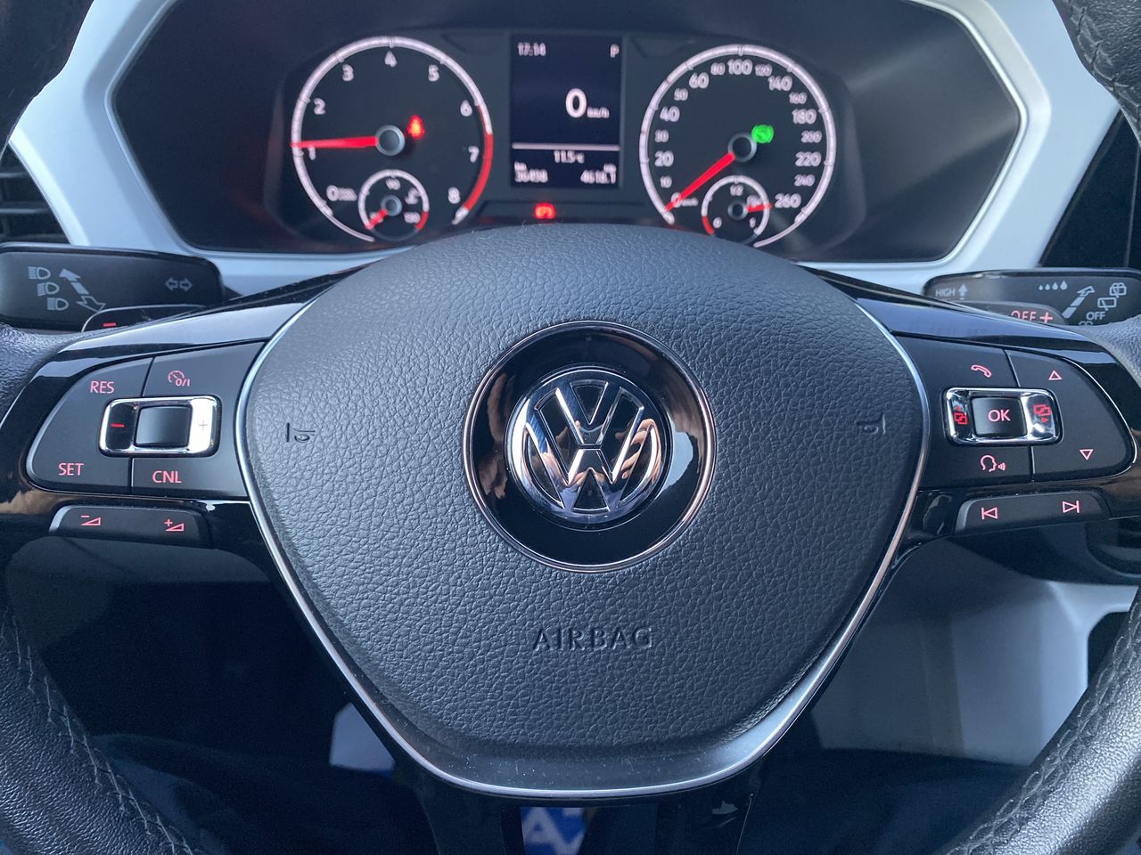 VOLKSWAGEN - 27