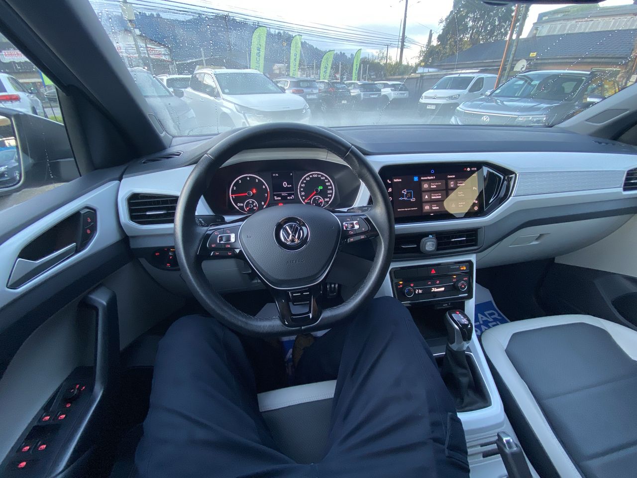 VOLKSWAGEN - 33