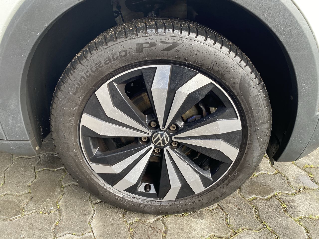 VOLKSWAGEN - 17